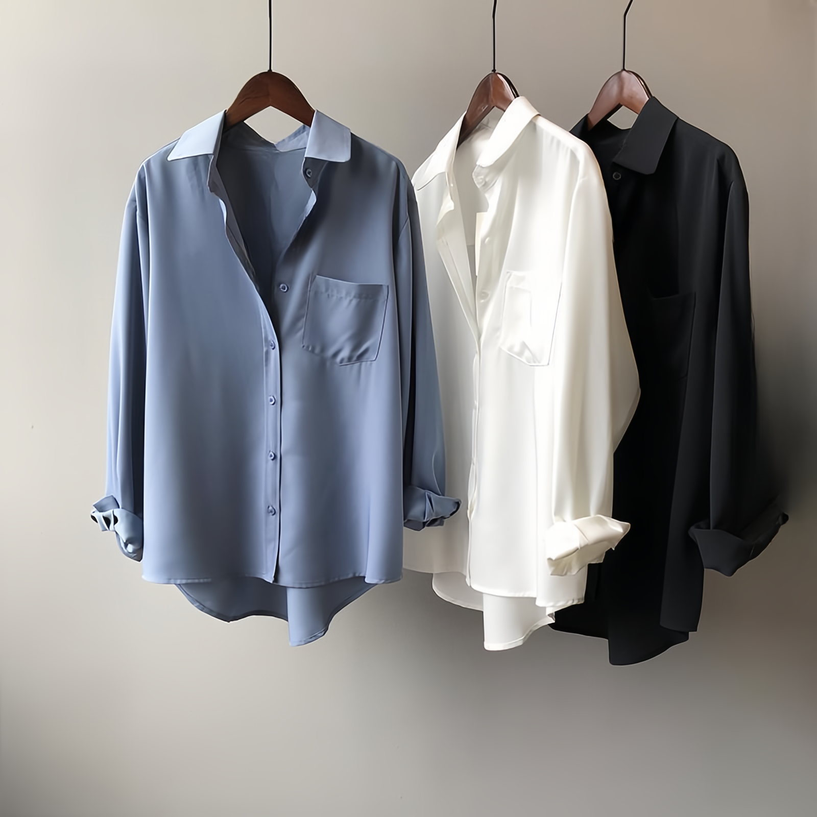 Dam Blus Med Skräddarsydd Passform Och Flytande Fall