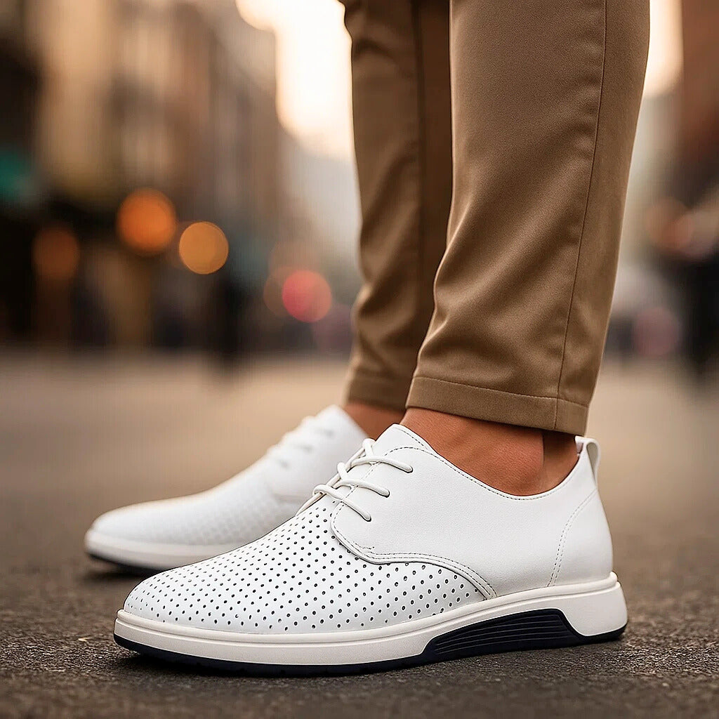 Herrloafers Slip-On-Design Med Ventilerad Ovandel Och Greppvänlig Sula