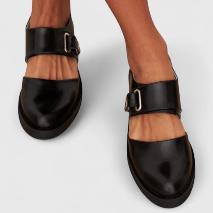 Dam Mary Jane Flats med remdetaljer och vadderad innersula, låg klack