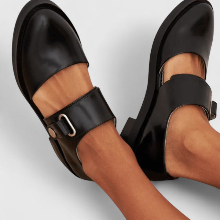 Dam Mary Jane Flats med remdetaljer och vadderad innersula, låg klack