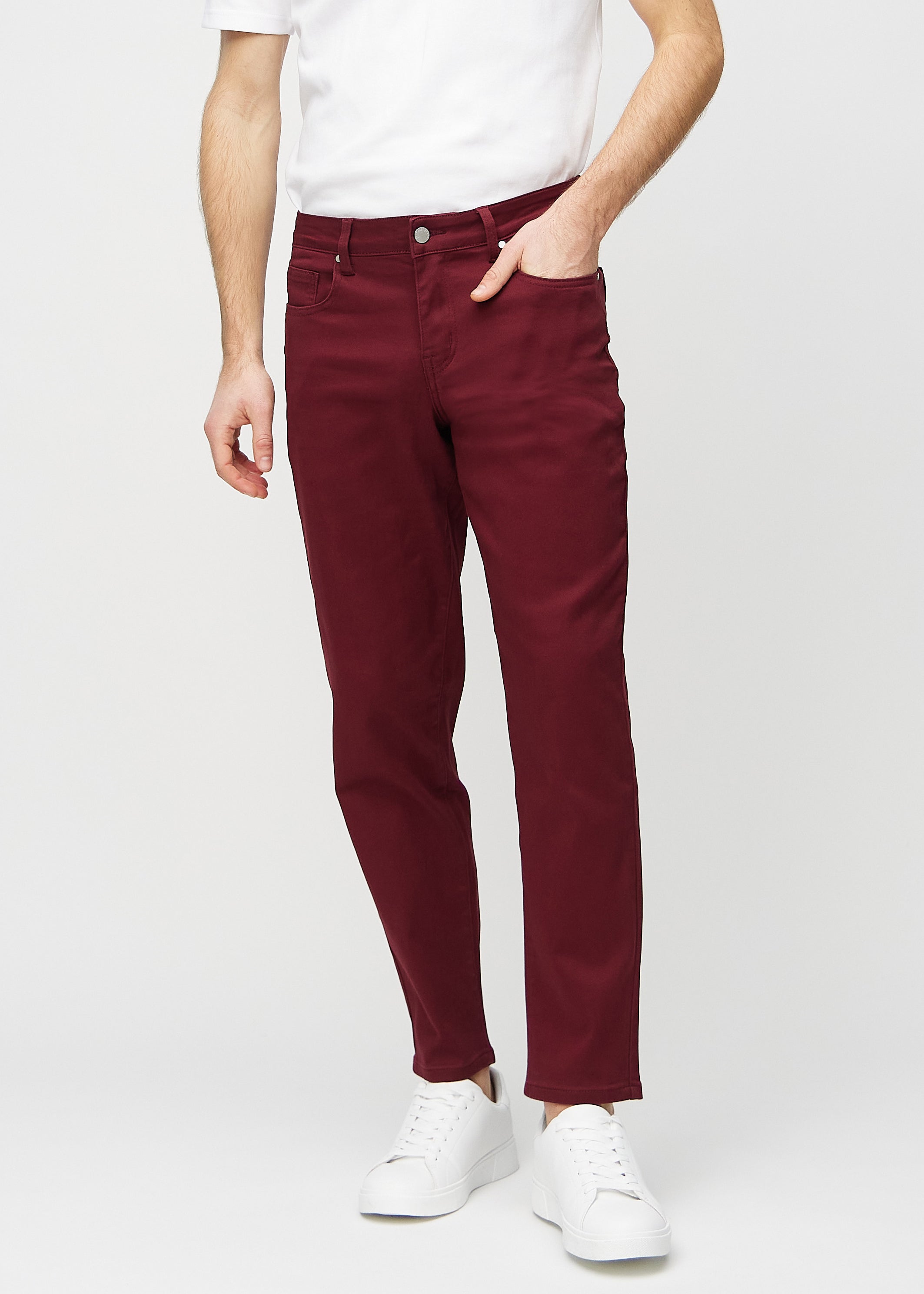 Herrjeans Med Stretch Och Normal Passform Och Djupa Fickor