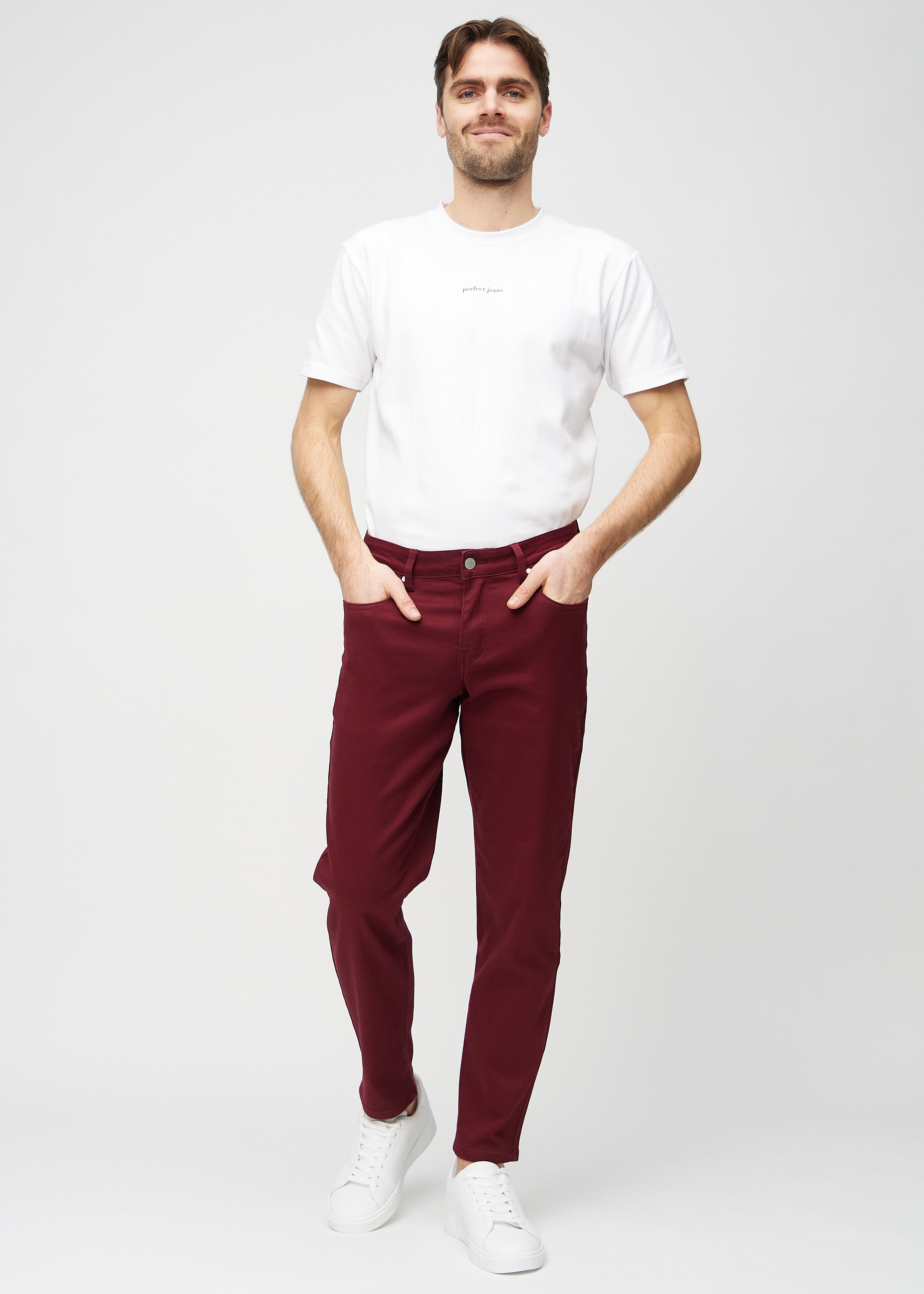 Herrjeans Med Stretch Och Normal Passform Och Djupa Fickor