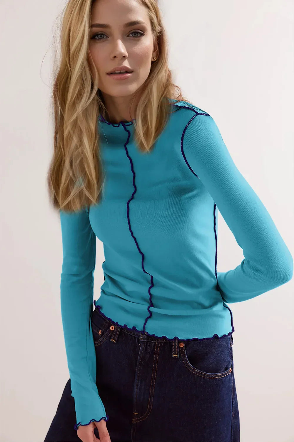 Långärmad T-Shirt För Kvinnor Med Kontrastfärgad Halsringning