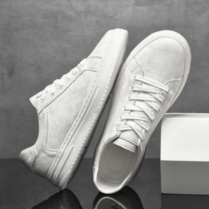 Herr Sneakers Med Sticksöm Och Renlinjerad Silhuett