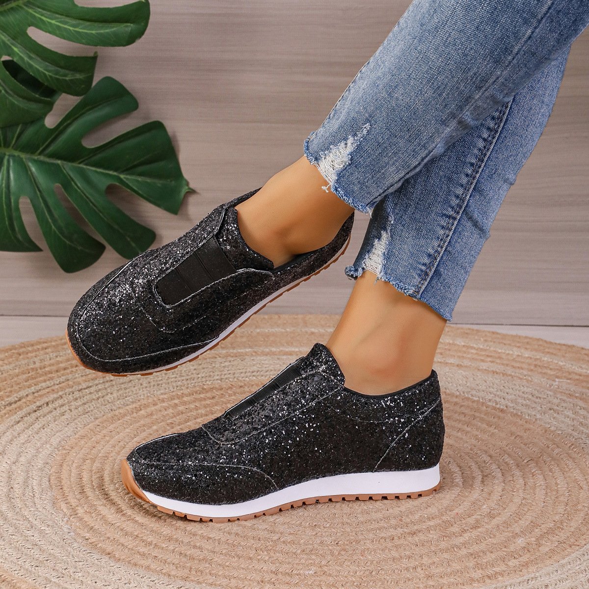 Platta Slip-On-Skor För Kvinnor Med Paljetter Och Rund Tådesign