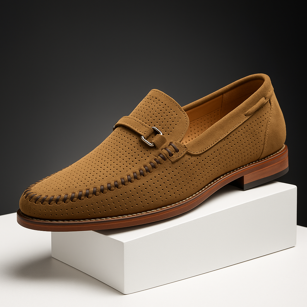 Herrloafers Med Perforerad Ovandel, Vadderad Insida, Metalldetaljer