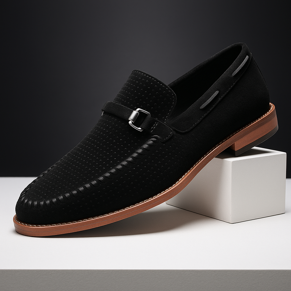 Herrloafers Med Perforerad Ovandel, Vadderad Insida, Metalldetaljer