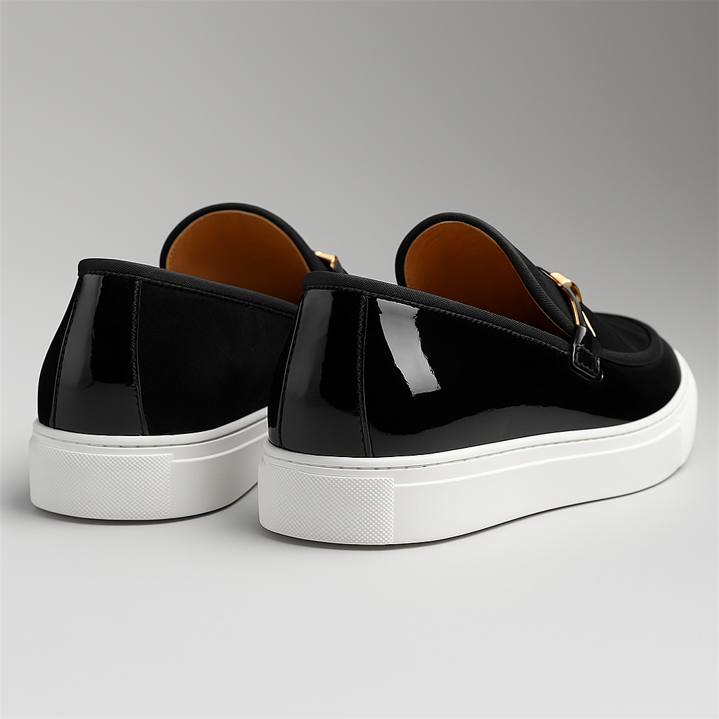 Herrloafers med Dubbla Texturer Glansig Konstmocka Slip-On Guldspänne