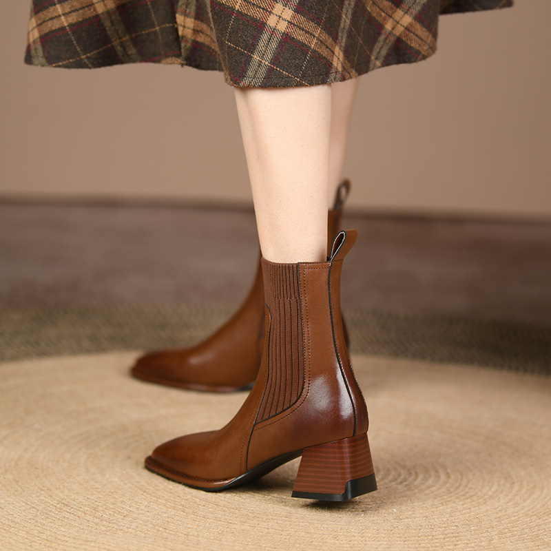 Kvinnors Ankelboots Med Låg Klack Och Solid Design