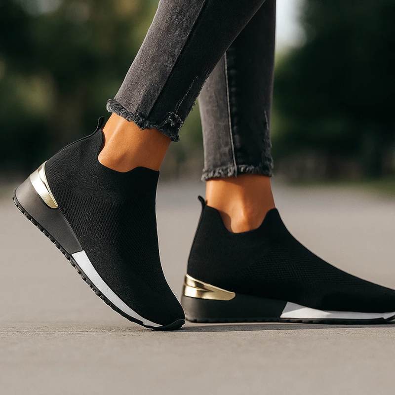 Slip-On Sneakers för Dam med Andningsbart Mesh och Metallisk Häl