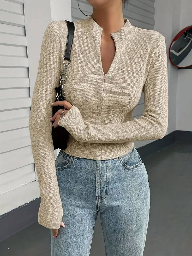 Stickad Tröja Med Smal Passform Och Ogenomskinlig Finish För Kvinnor