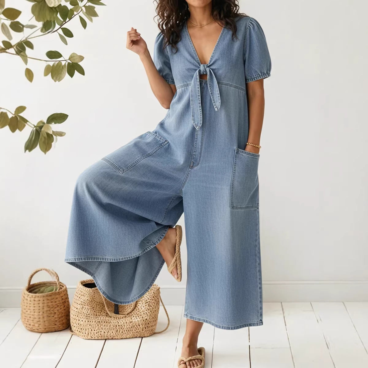 Damjumpsuit Med V-Ringning Och Korta Ärmar Och Raka Ben