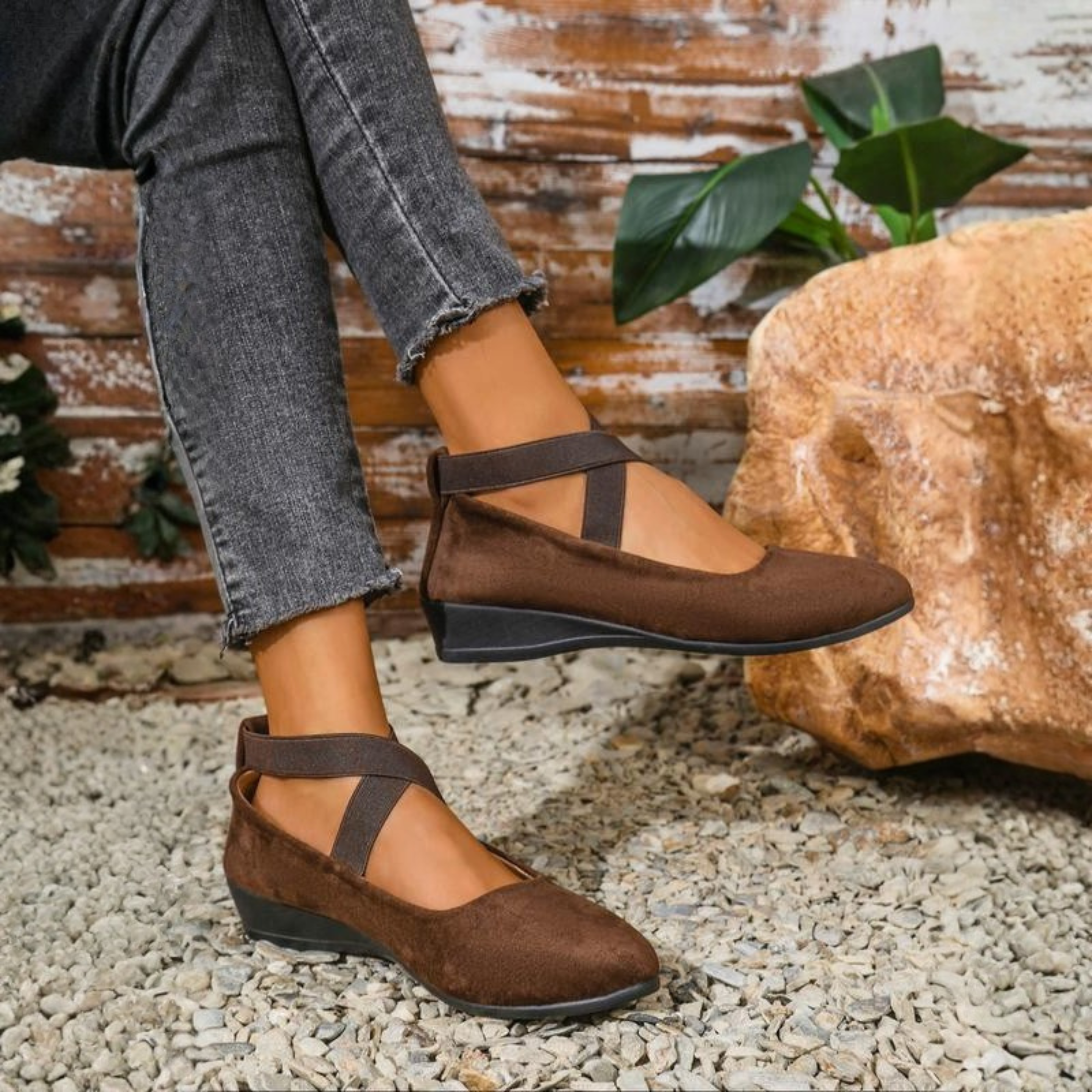 Kvinnors Stängda Kilklackar Med Slip-On Och Stödjande Sula