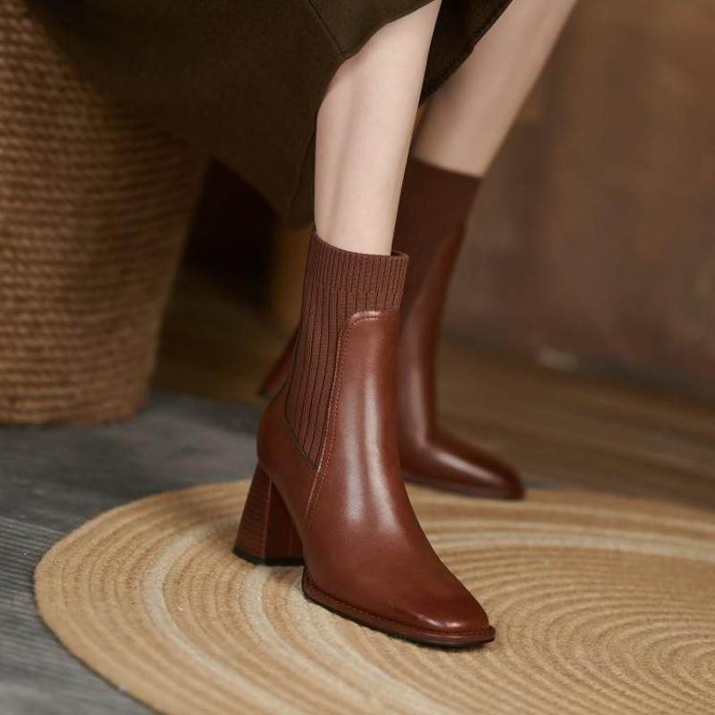 Kvinnors Ankelboots Med Låg Klack Och Solid Design