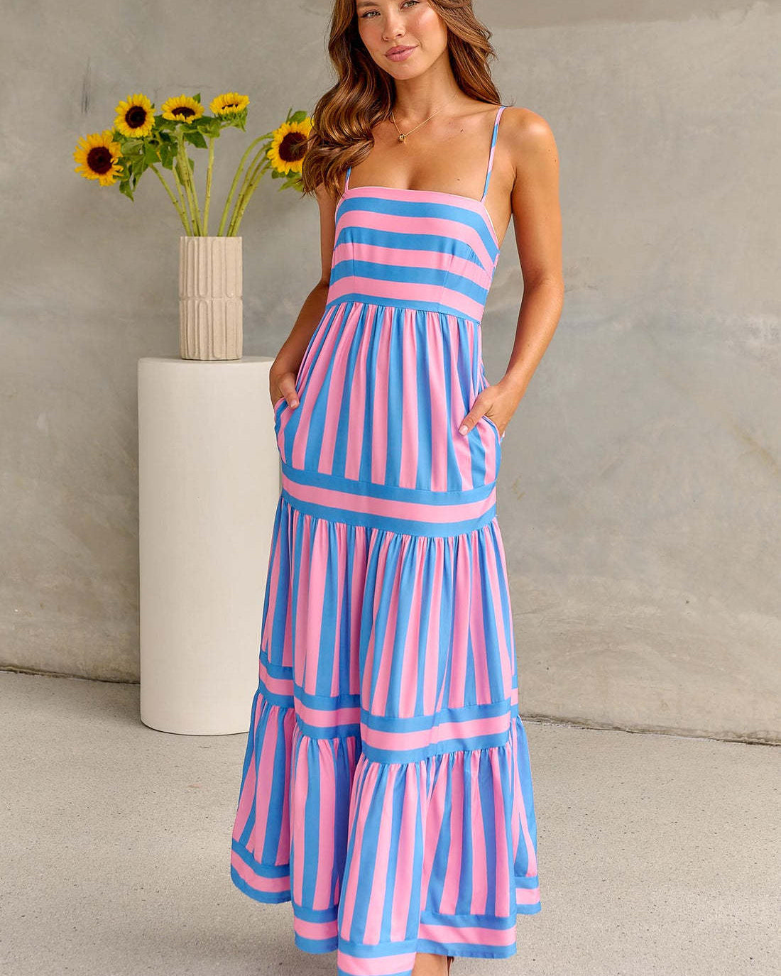 Sommarklänning För Kvinnor Med Randigt Tryck, Fyrkantig Halsringning Och Rygglösa Fickor