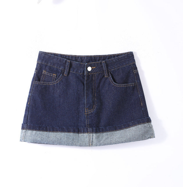 Kort Damjacka I Denimblandning Med Polokrage Och Knappar Framtill