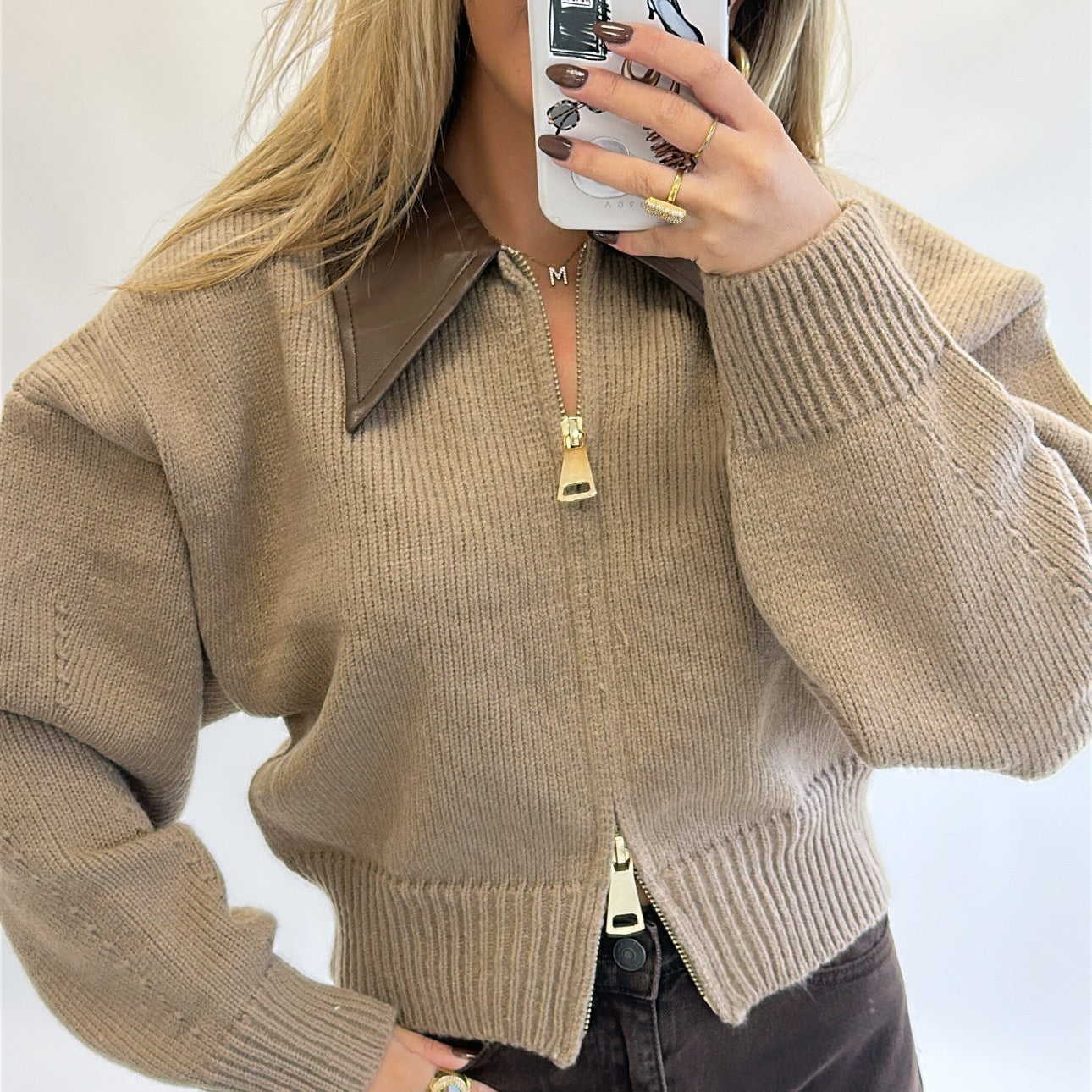 Dam Stickad Zip Tröja med Halsband i konstläder och Dubbla Dragkedjor