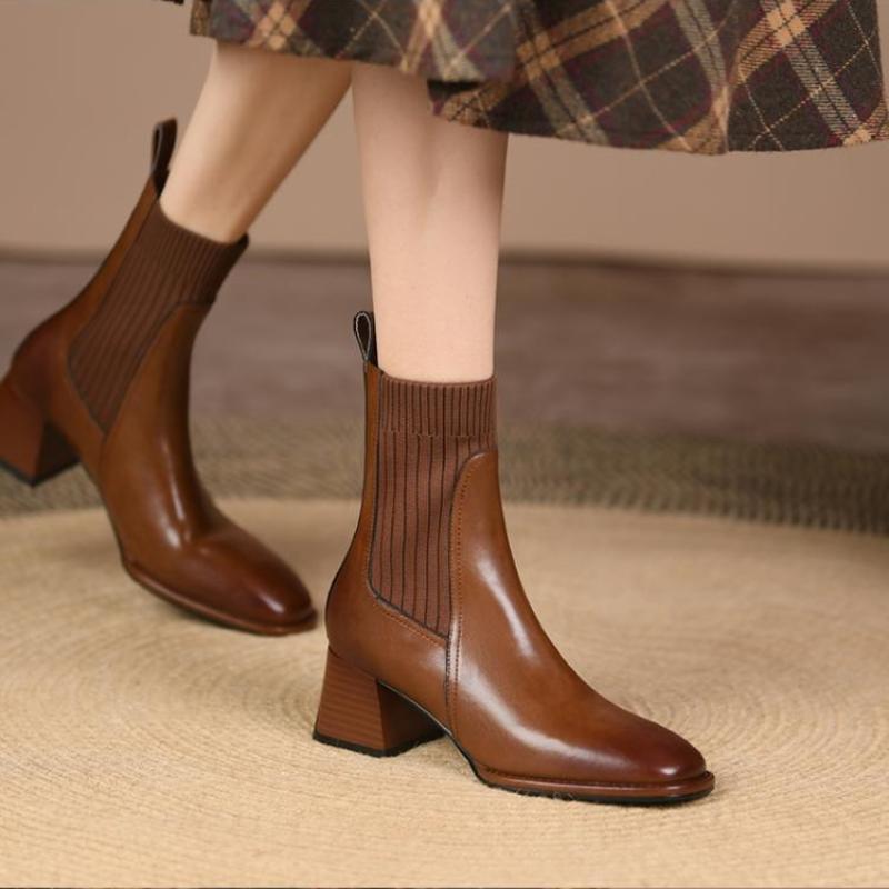Kvinnors Ankelboots Med Låg Klack Och Solid Design