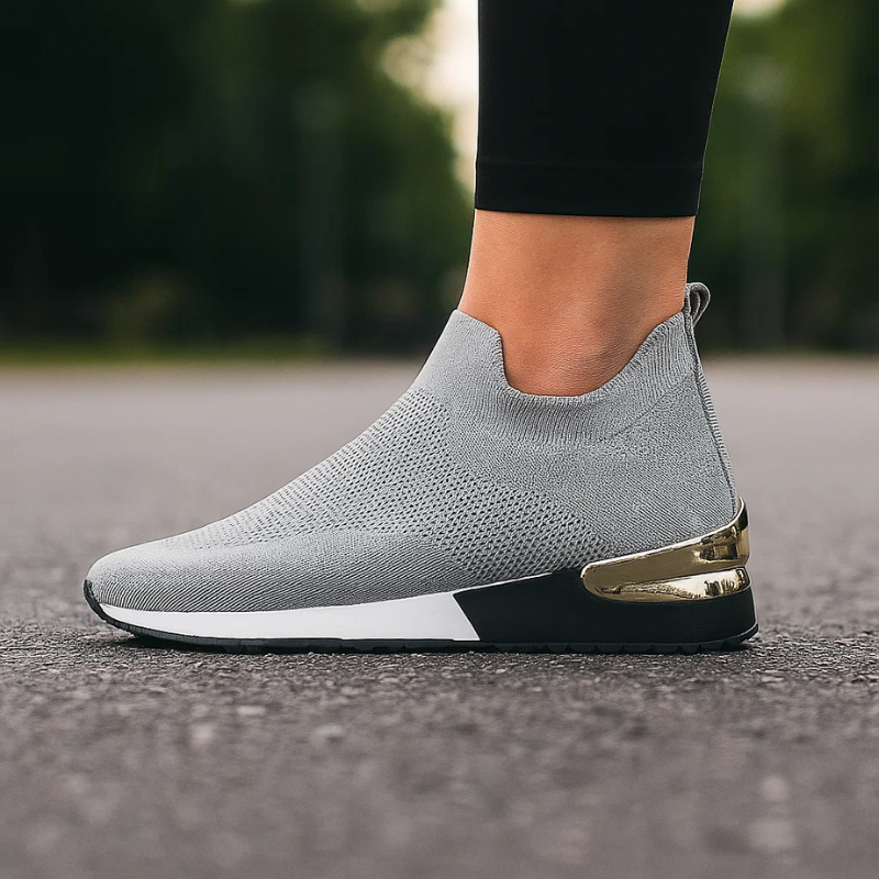 Slip-On Sneakers för Dam med Andningsbart Mesh och Metallisk Häl
