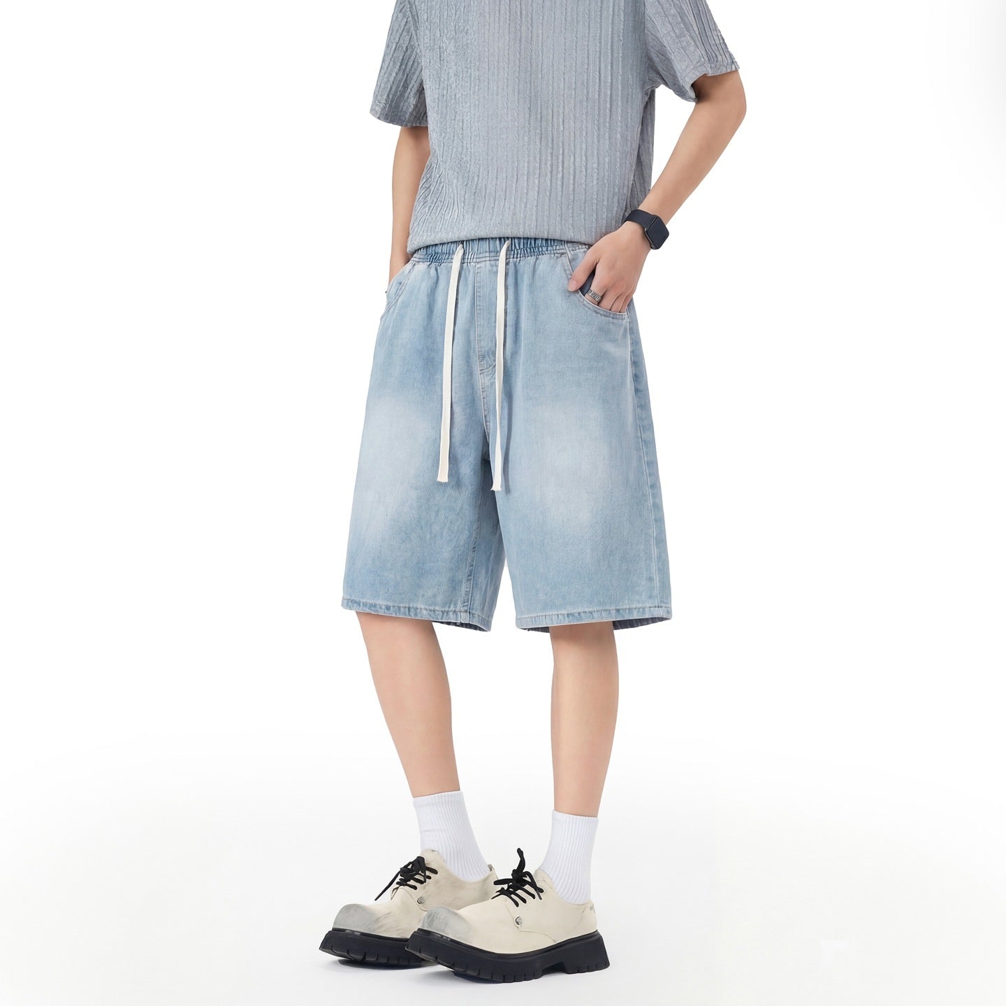 Herrjeanshorts med stretchig midja, raka ben, kort passform