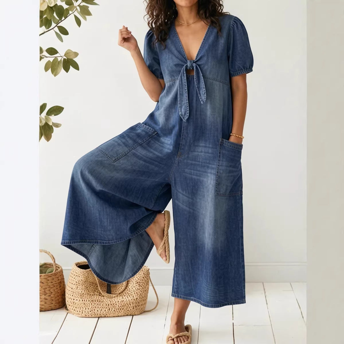Damjumpsuit Med V-Ringning Och Korta Ärmar Och Raka Ben