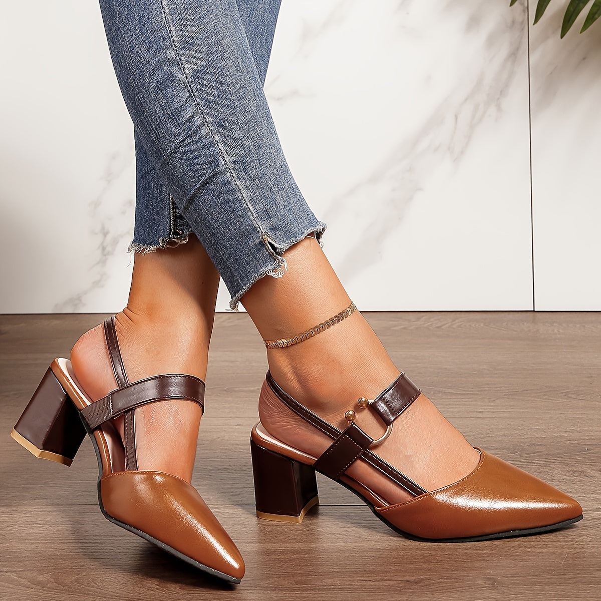 Slingbackklackar För Dam Med Spetsig Tå, Blockklack Och Spänne