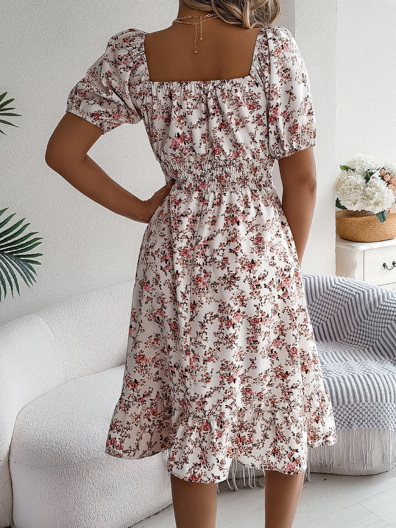 Damklänning Med Blommönster Och Fyrkantig Halsringning, Sommarklänning