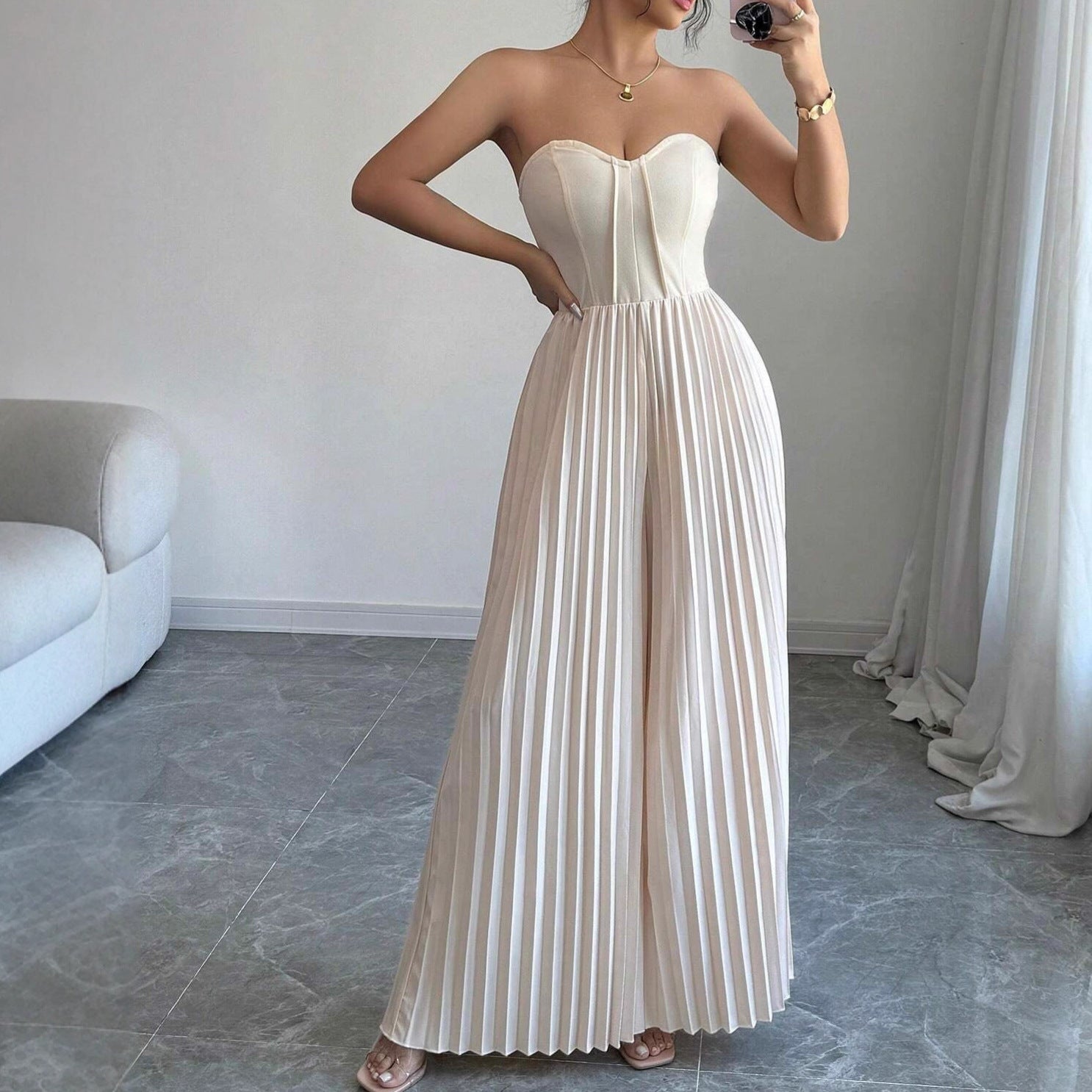 Axelbandslös Jumpsuit Med Vida Ben Och Åtsittande Midja För Kvinnor