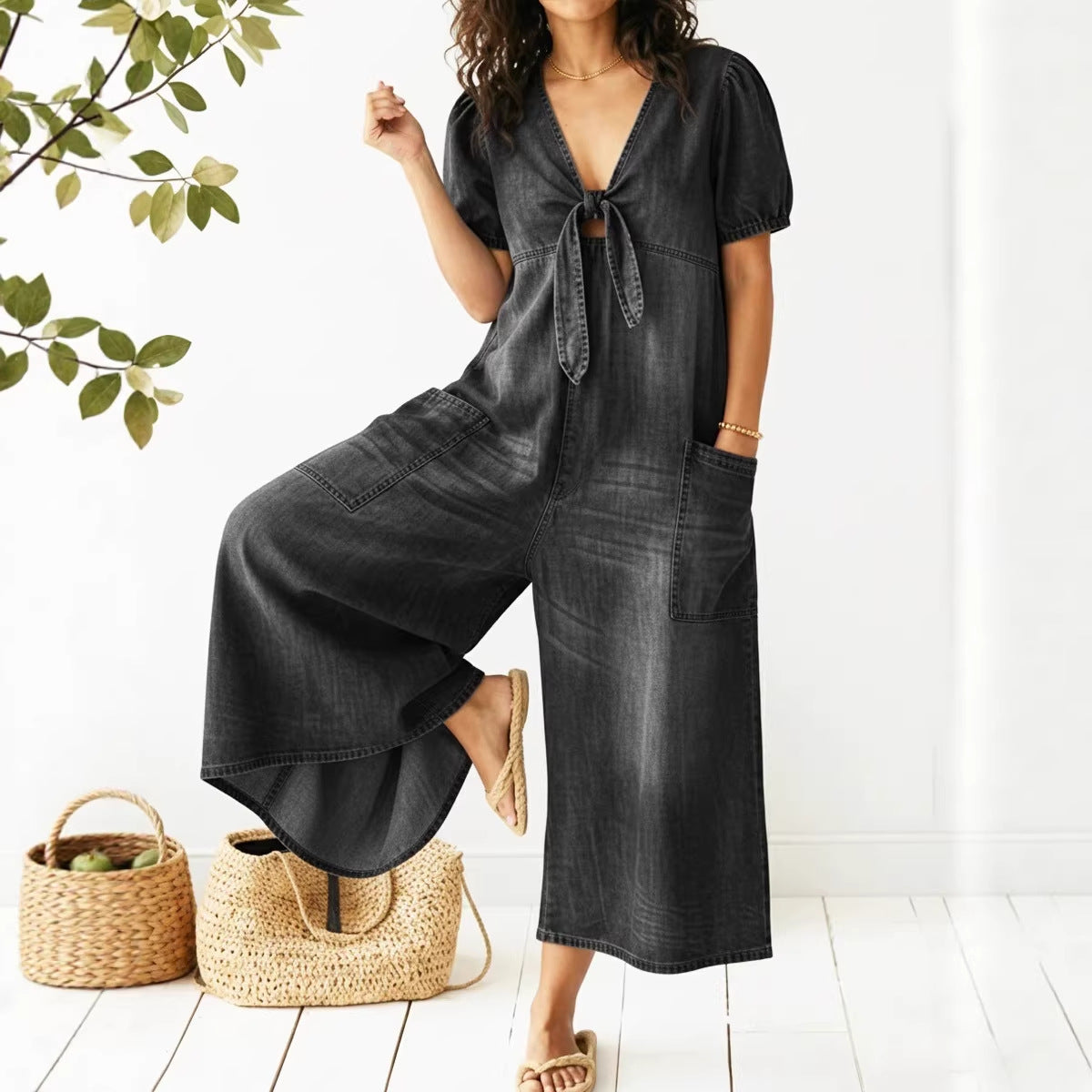 Damjumpsuit Med V-Ringning Och Korta Ärmar Och Raka Ben