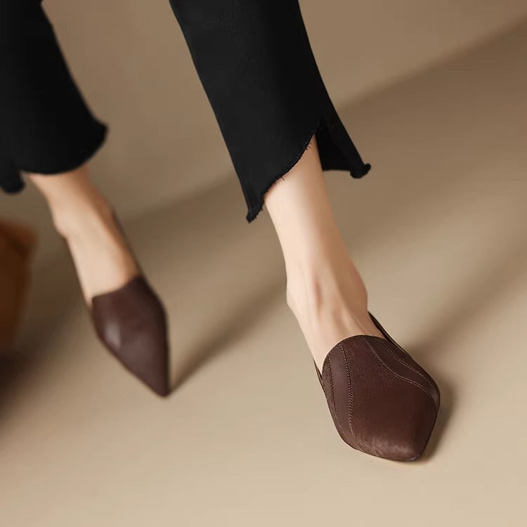 Damskor Med Spetsiga Tå Och Låg Skuren Slip-On