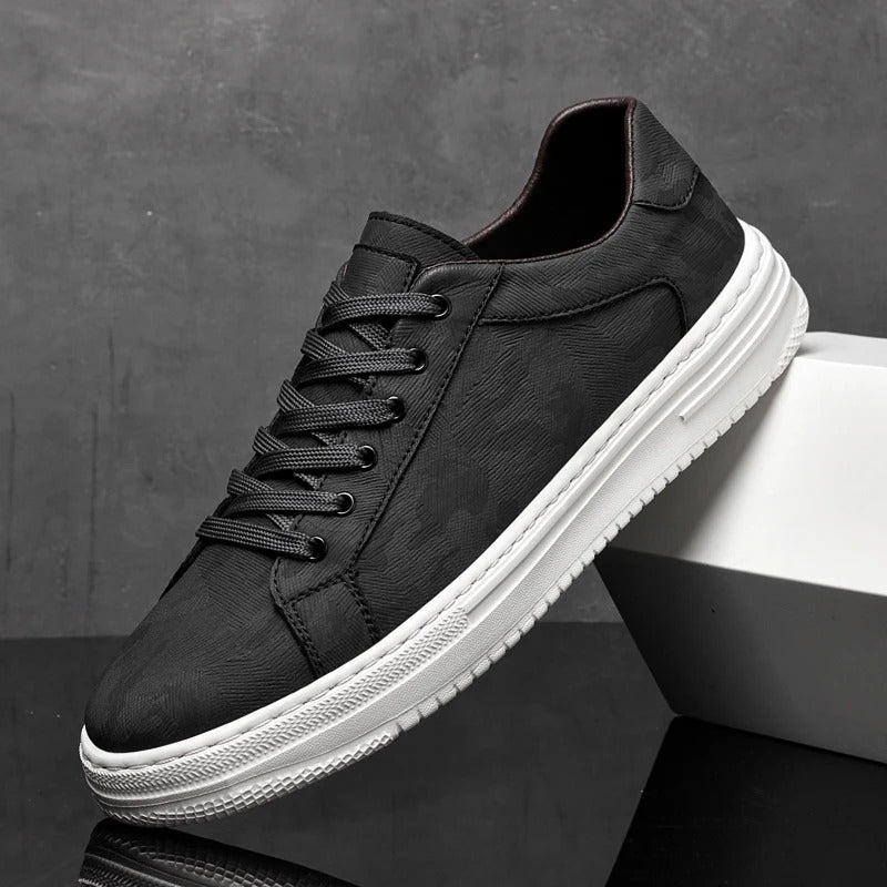 Herr Sneakers Med Sticksöm Och Renlinjerad Silhuett