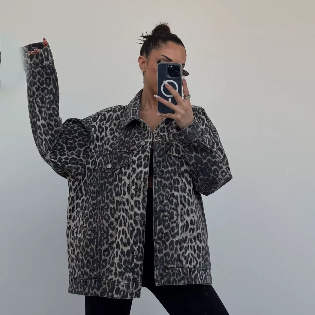 Damjacka I Denimblandning Med Leopardmönster Och Långa Ärmar