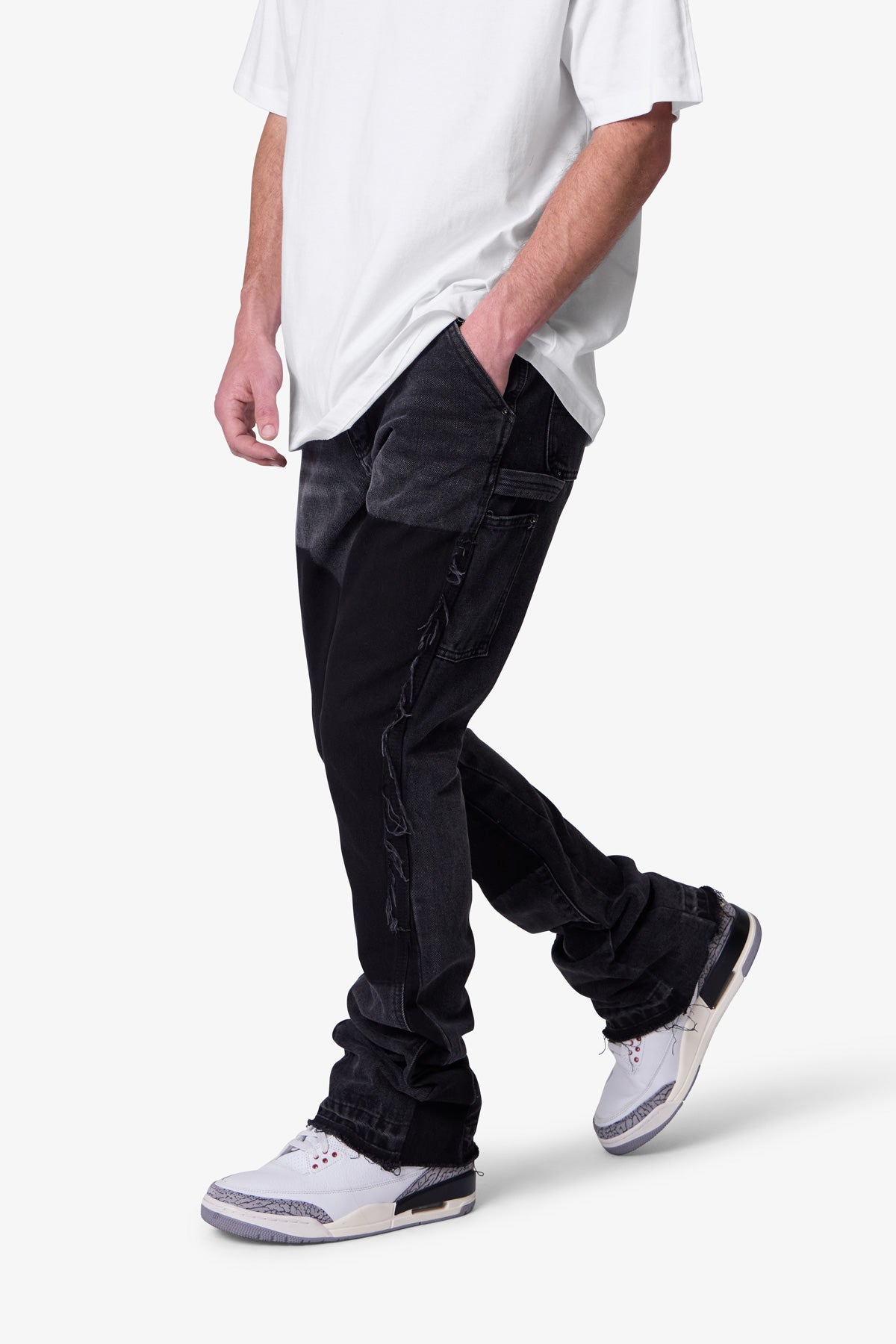 Svarta Flare Jeans Med Smal Passform, Paneldesign, Tvättad Finish, Rå Fåll