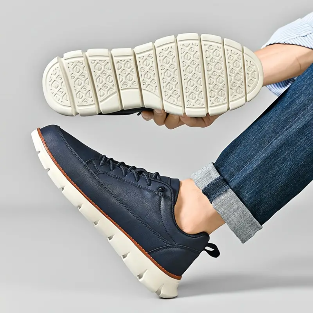 Sneakers För Herr Med Slät Överdel, Snörning Och Flexibel Sula