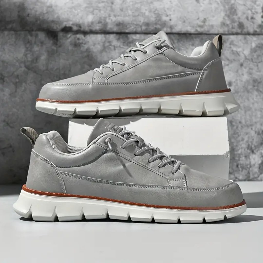 Sneakers För Herr Med Slät Överdel, Snörning Och Flexibel Sula