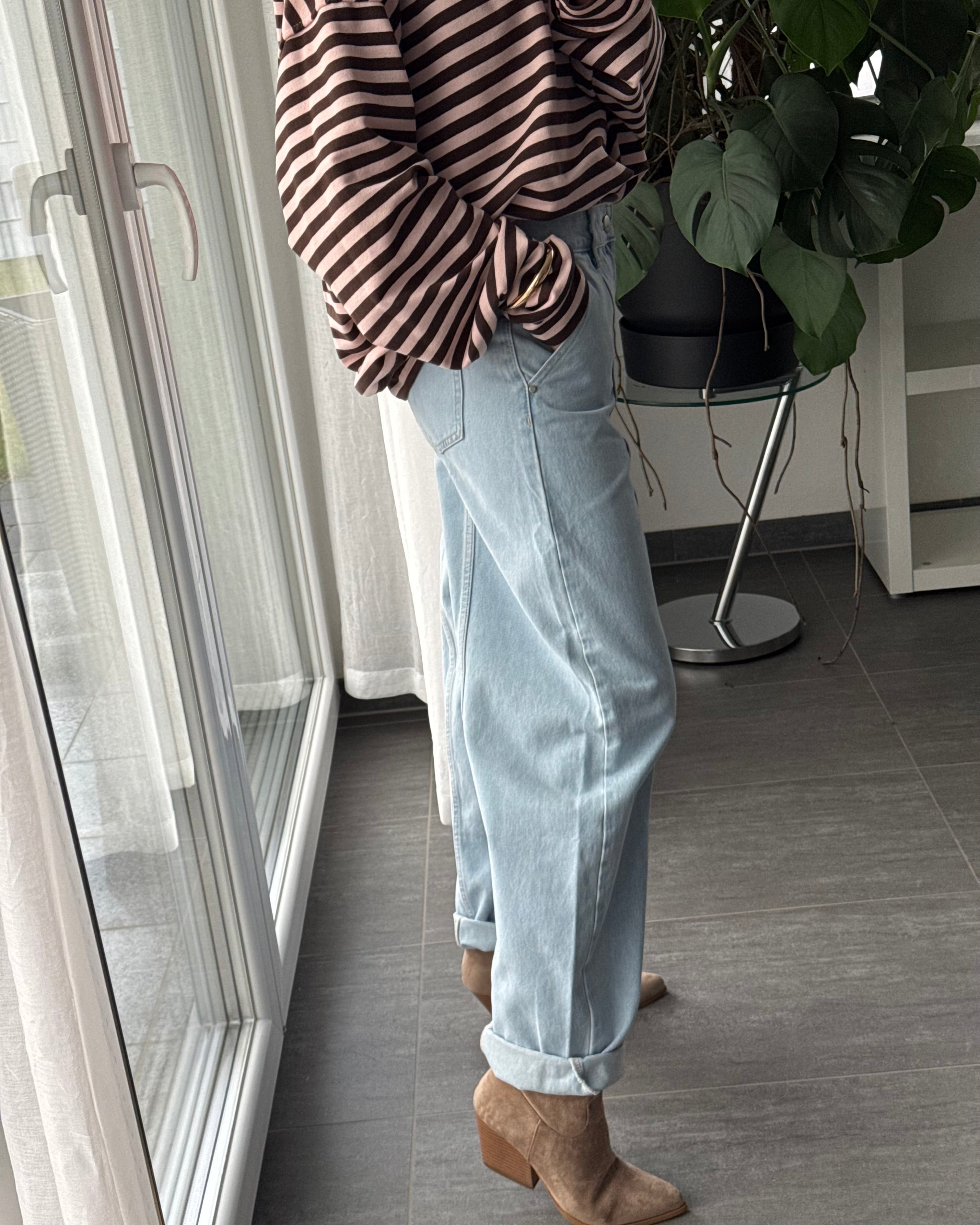 Damejeans Med Vida Ben, Mellanhög Midja, Ljusblå