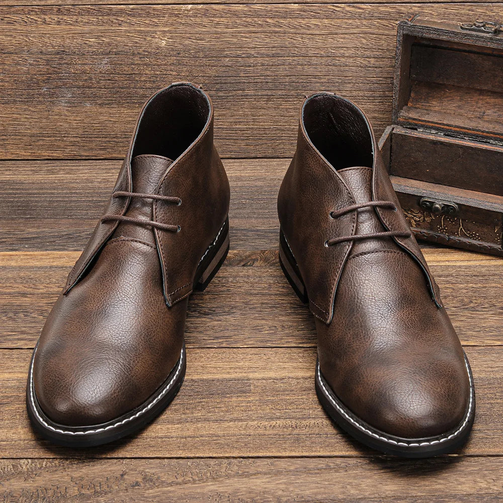 Chukka Boots för Herr med Handsydd Ovandel, Vadderad Innersula och Gummiyttersula