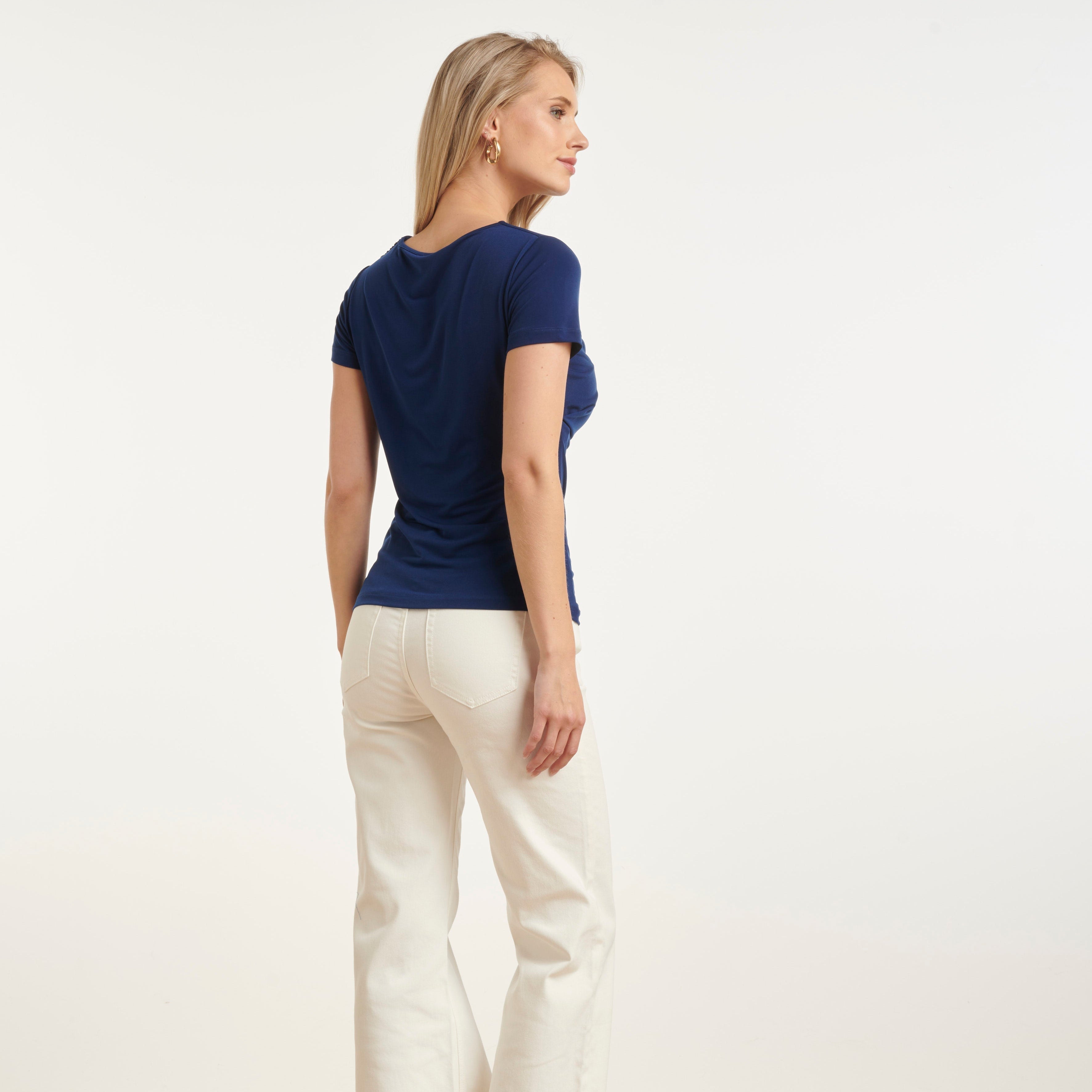 Damtopp Med Draperad Asymmetrisk Halsringning Och Stretch, Kortärmad