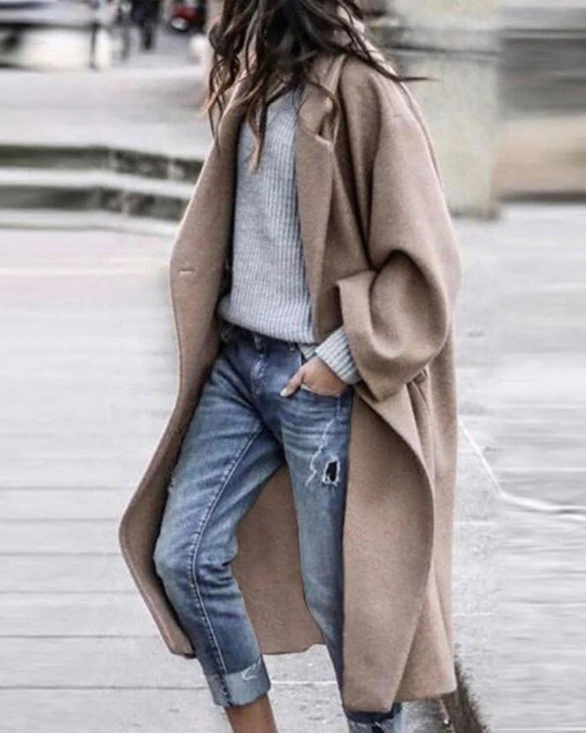 Dam Vinterrock Med Stor Krage Och Knälång Modell