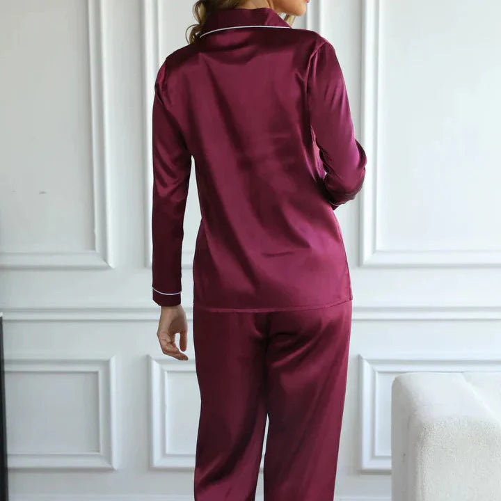 Dampyjamasset med långärmad topp och byxor