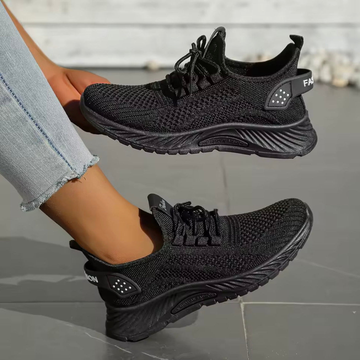 Dam Löparskor Med Andningsbar Stickad Ovandel Och Dämpad Vågsula  Produktbeskrivning: