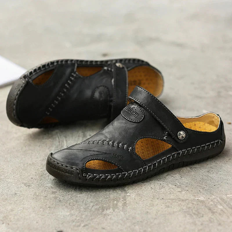 Sandaler för män med stödjande fotbädd