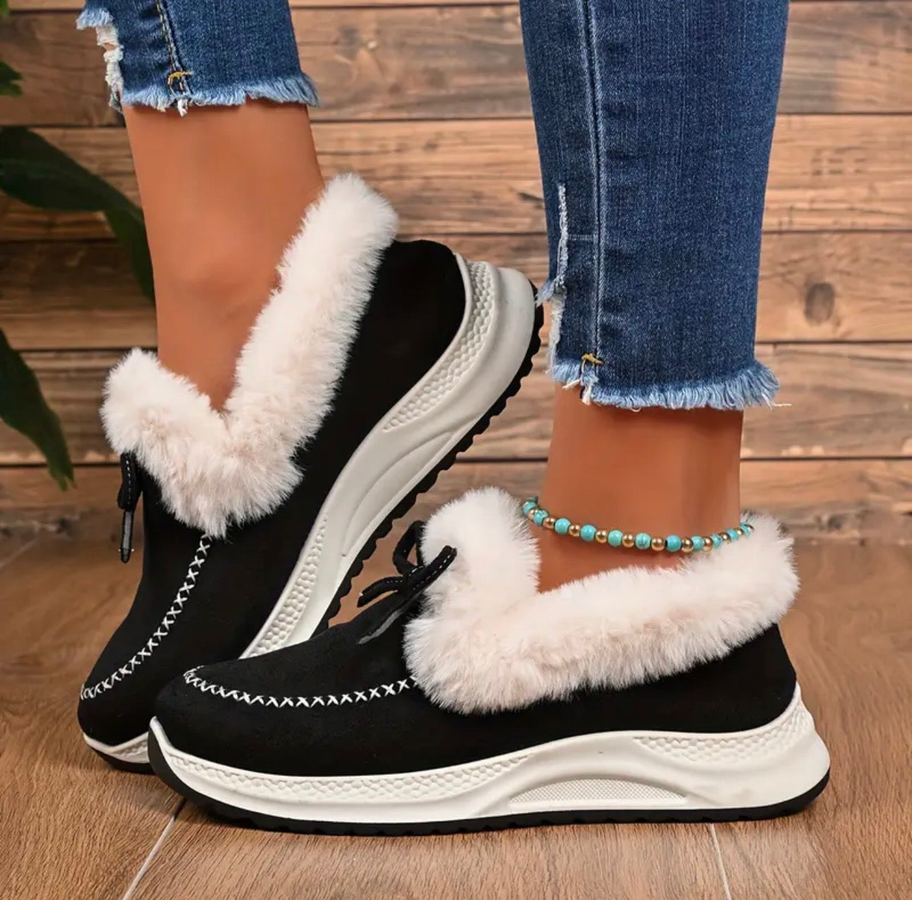 Vinterfodrade Sneakers för Dam med Pälsklädd Insida, Rosettdetalj och Slip-On Design