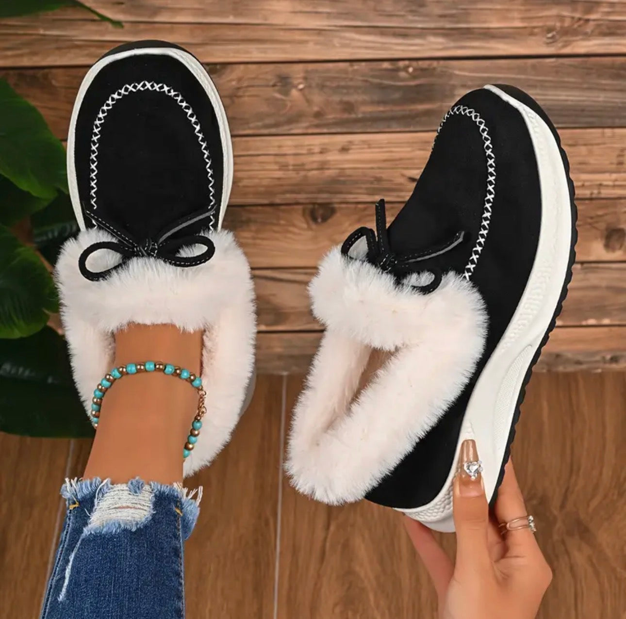 Vinterfodrade Sneakers för Dam med Pälsklädd Insida, Rosettdetalj och Slip-On Design