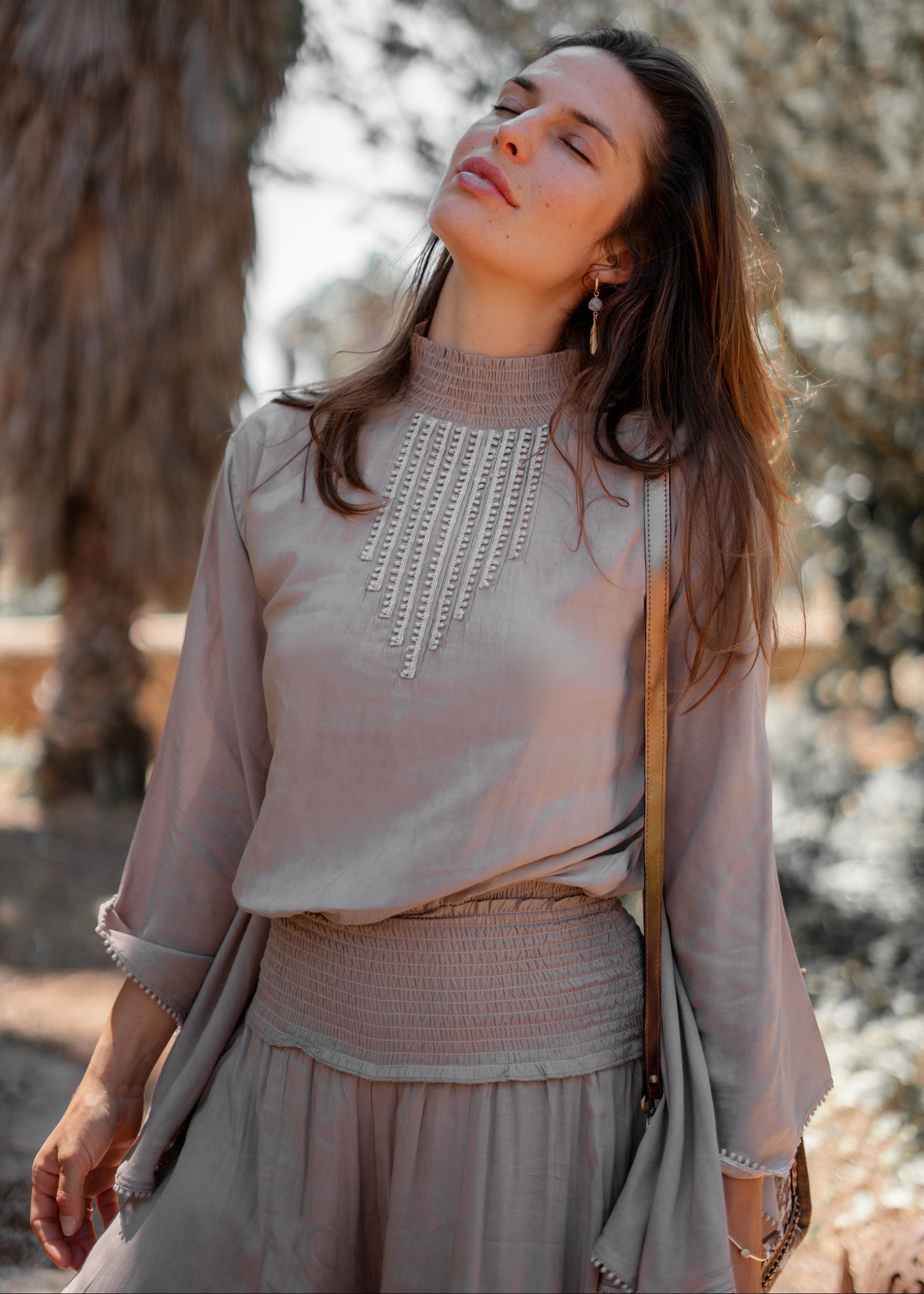 Dam Sommertopp Med Resårmidja Och Virkade Detaljer