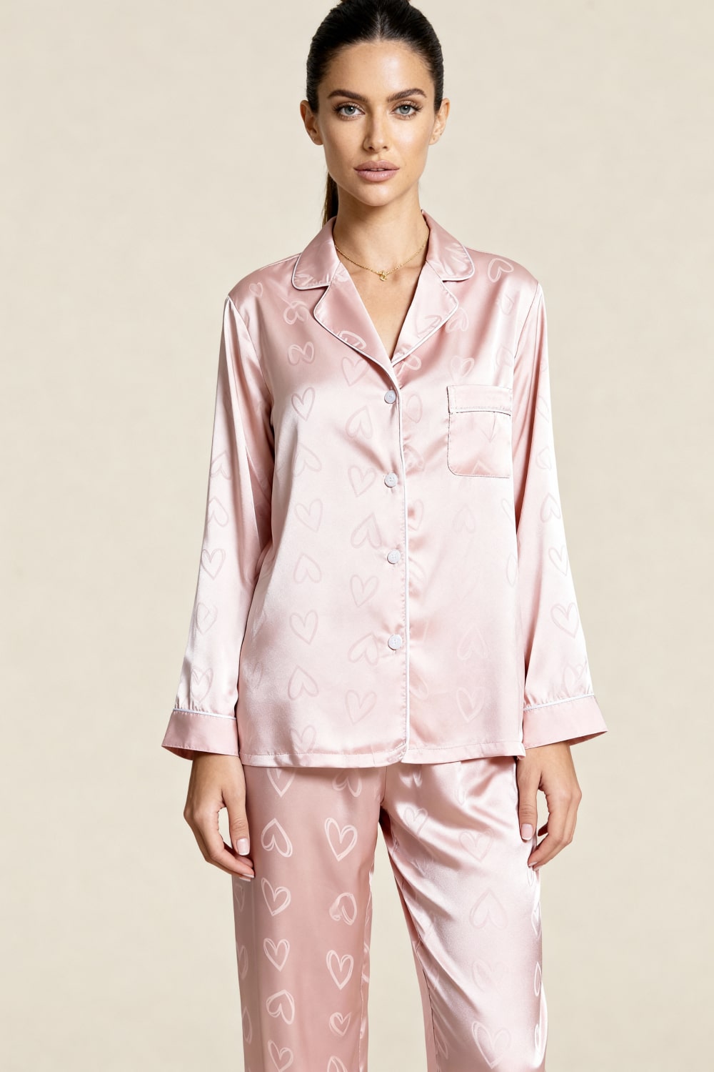 Dampyjamas I Satinstil Med Hjärtmönster Och Elastiska Byxor