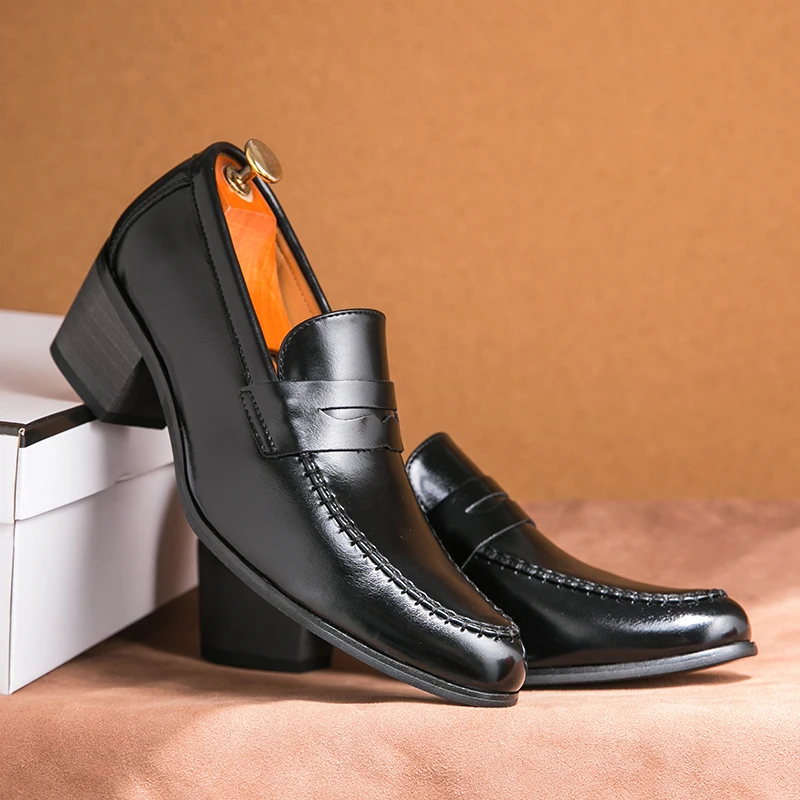Dam Loafers Med Blockklack Och Hand­sömmade Detaljer