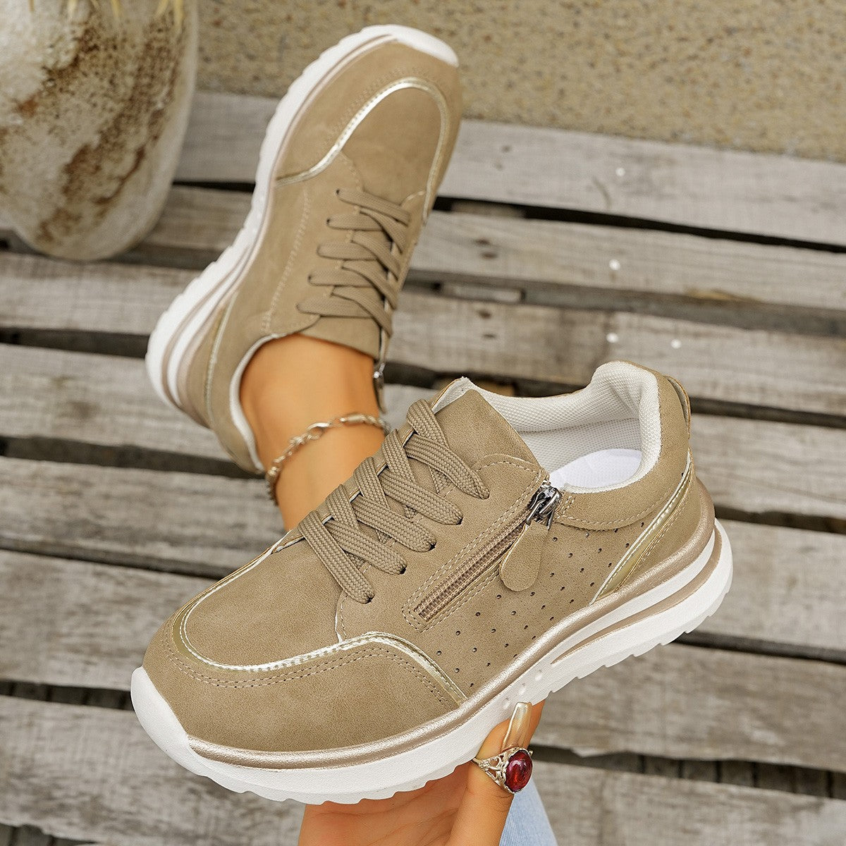 Damsneakers Med Hålfotsstöd Och Sidodragkedja