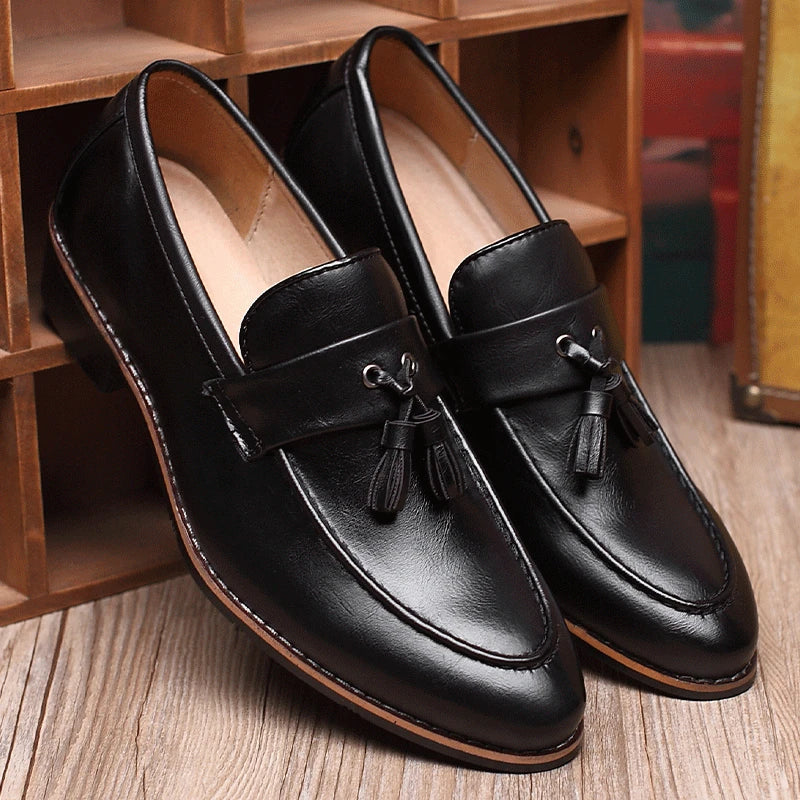 Herrloafers Slip-On med Dubbel Toffs och Satinskimrande Ovandel