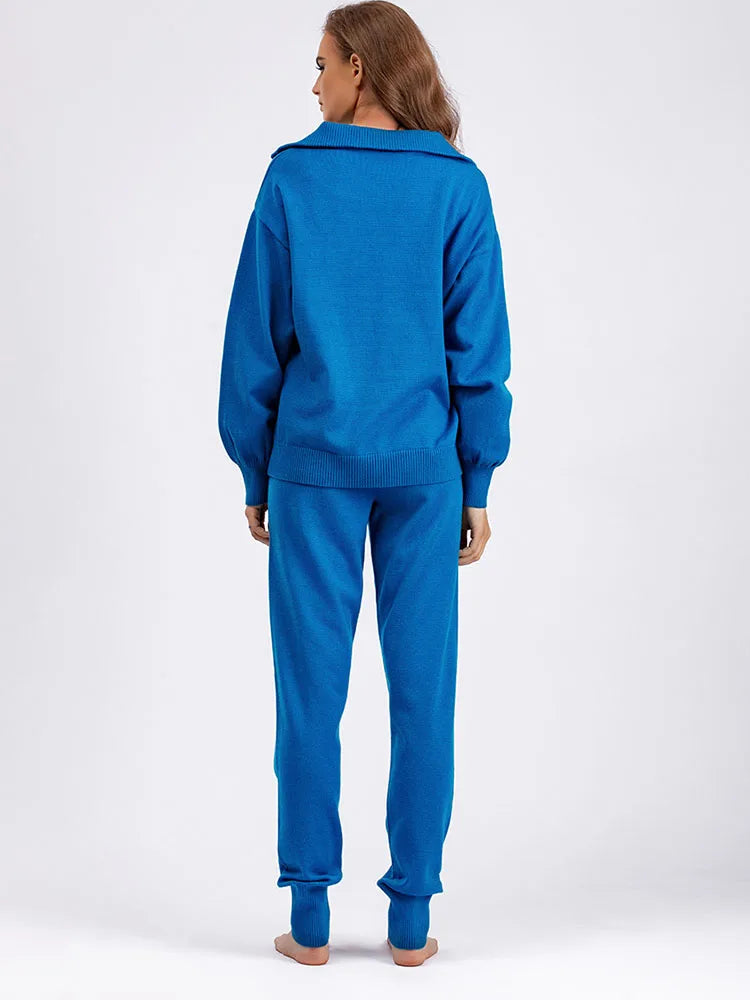 Damset i Stickad Modell med Pullover och Taperade Joggers